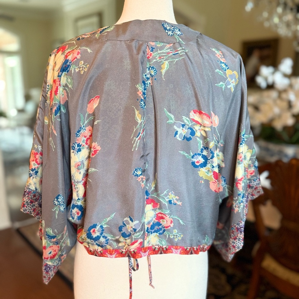 Colorful Patterned Kimono Top - Picture 3 of 5